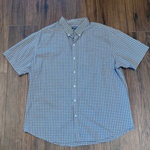 Men’s Van Heusen Black and Brown Checkered Casual Button Down Shirt